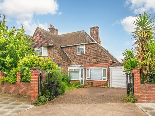 House for sale in Greater London