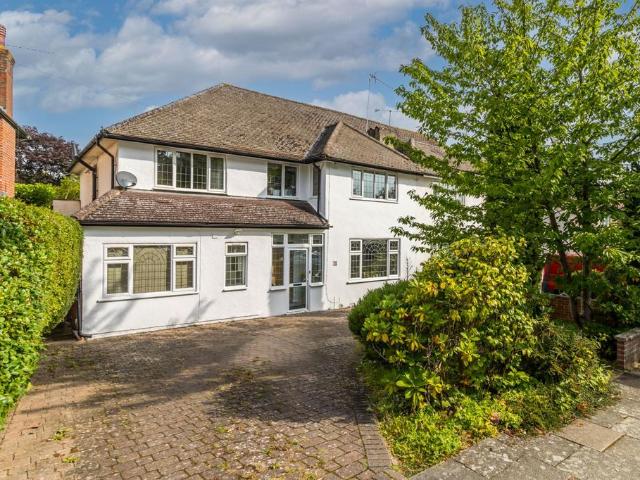 House for sale in Kingston Vale, Greater London