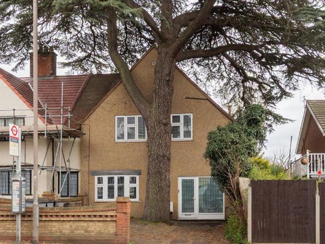 House for sale in Debden Green, Epping