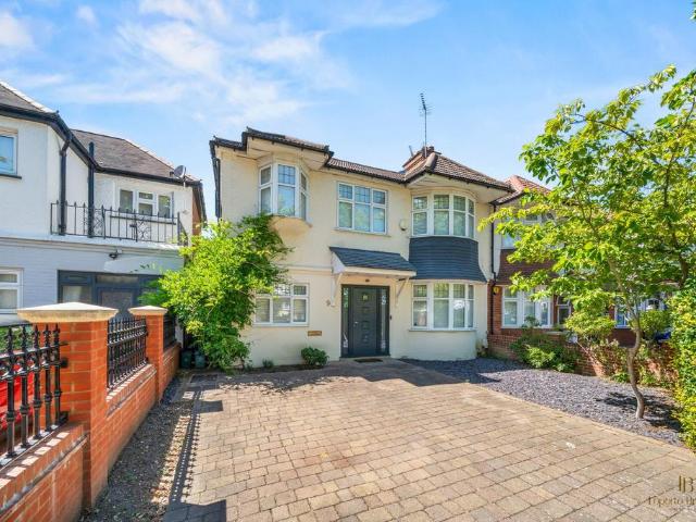House for sale in Cricklewood, Greater London