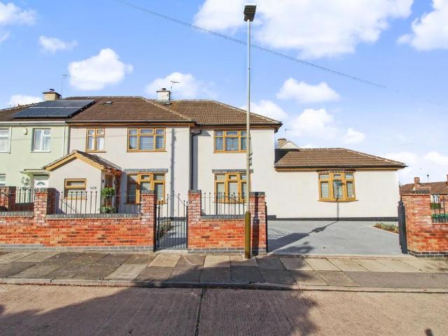 House for sale in Eyres Monsell, Leicester
