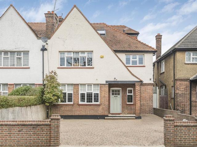 Semi Detached House for sale in Cricklewood