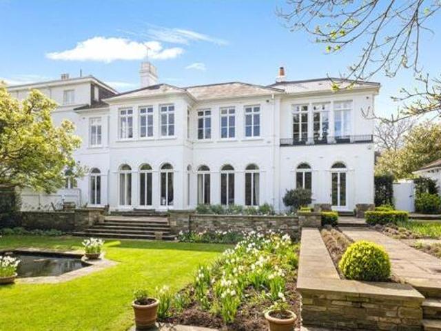 House for sale in Ascot