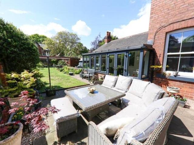 Farm for sale in Wheatley, South Yorkshire