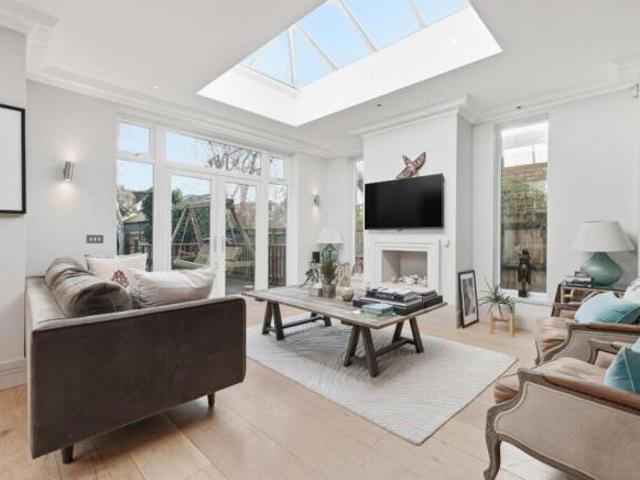 Property for sale in Barnes, Greater London