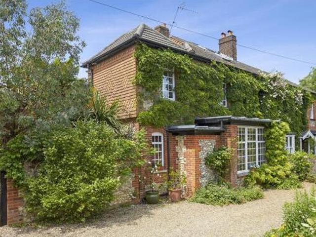 House for sale in Hillview, Surrey