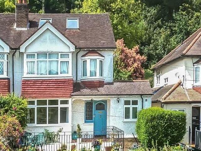 House for sale in Hillview, Surrey