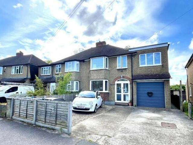 House for sale in Chessington