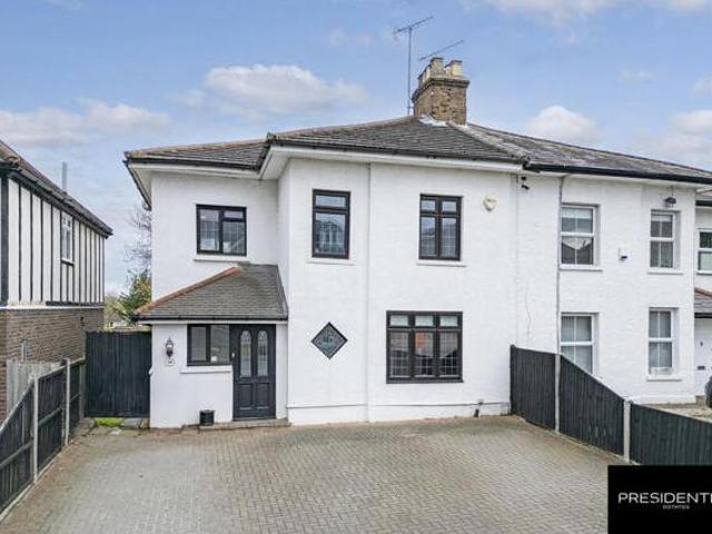 House for sale in Chigwell, Epping Forest