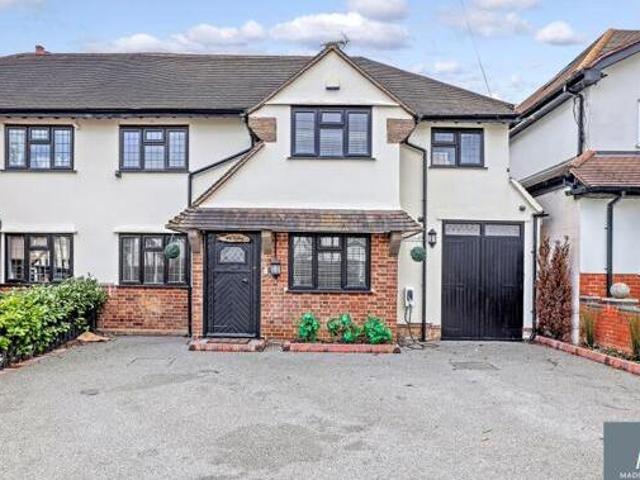 House for sale in Grange Hill, Epping Forest