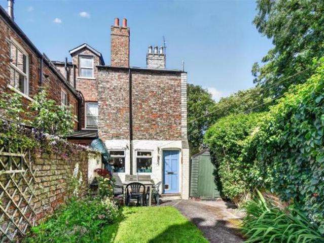 Farm for sale in High Field, York
