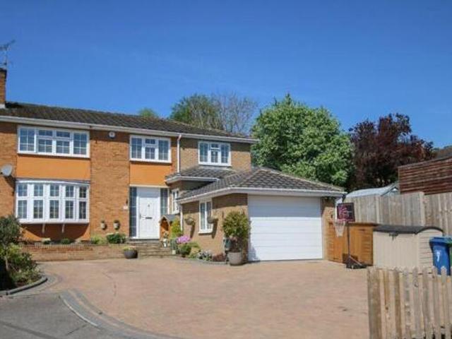 House for sale in Crowthorne