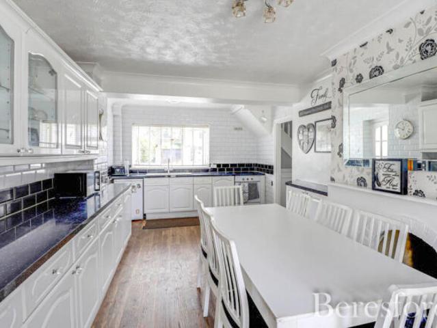 Farm for sale in Pilgrims' Hatch, Navestock Side