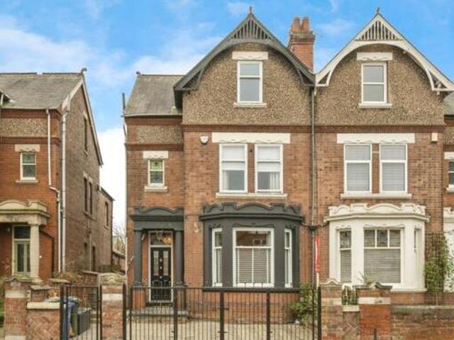 House for sale in Wheatley, South Yorkshire