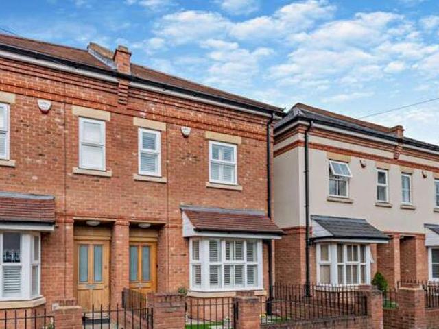 House for sale in Batchworth, Hertfordshire