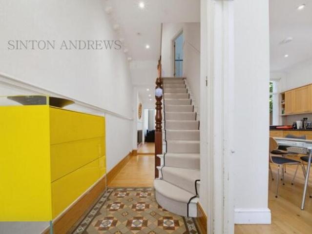 Farm for sale in Ealing, Greater London