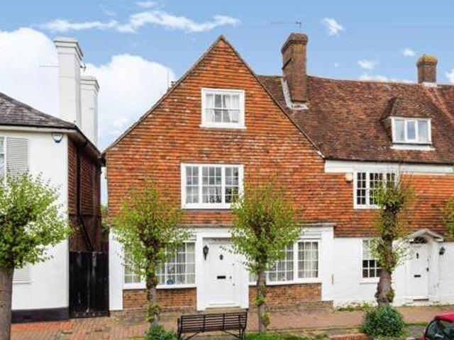 House for sale in Heathlands, East Sussex