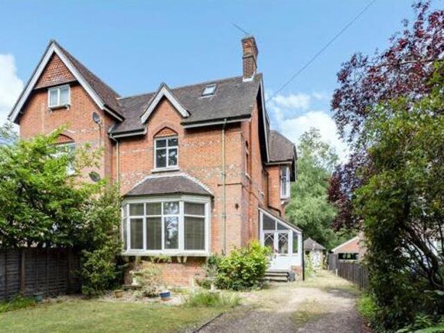 House for sale in Fleet, Hart