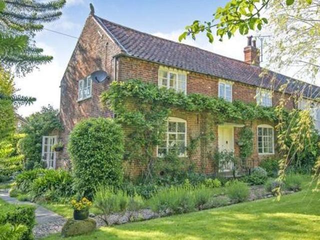 House for sale in Stokesby, Norfolk