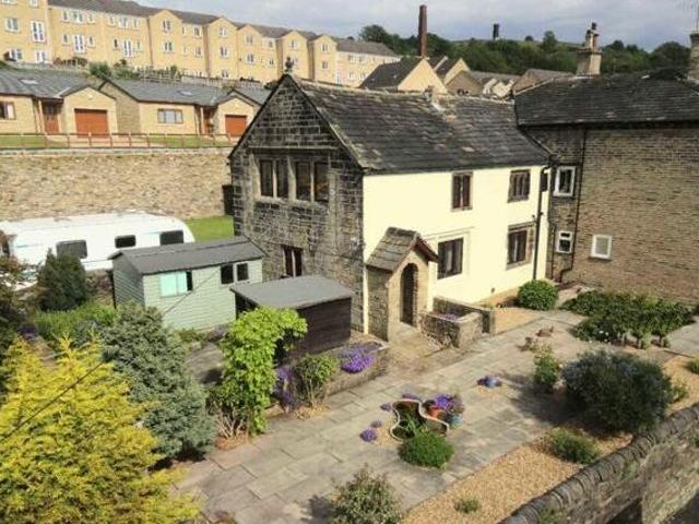 House for sale in Halifax, West Yorkshire