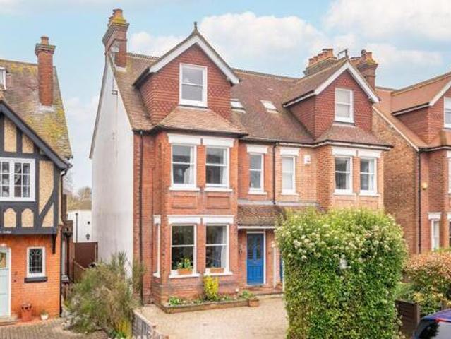 House for sale in Hatching Green, Five Acres