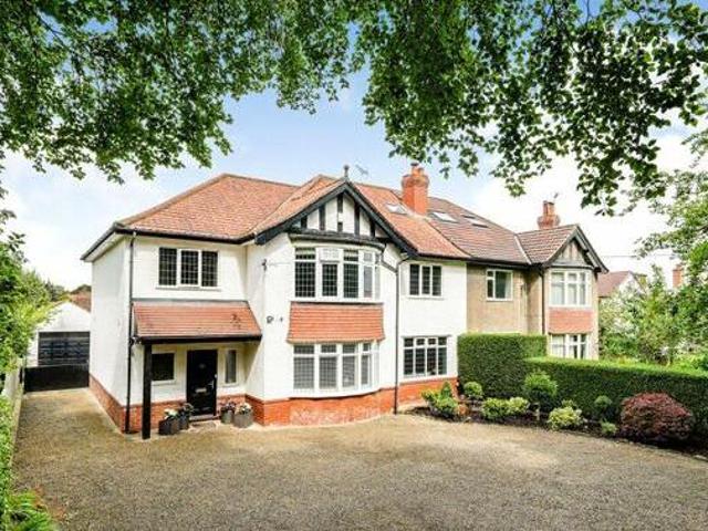 House for sale in Hookstone, Harrogate