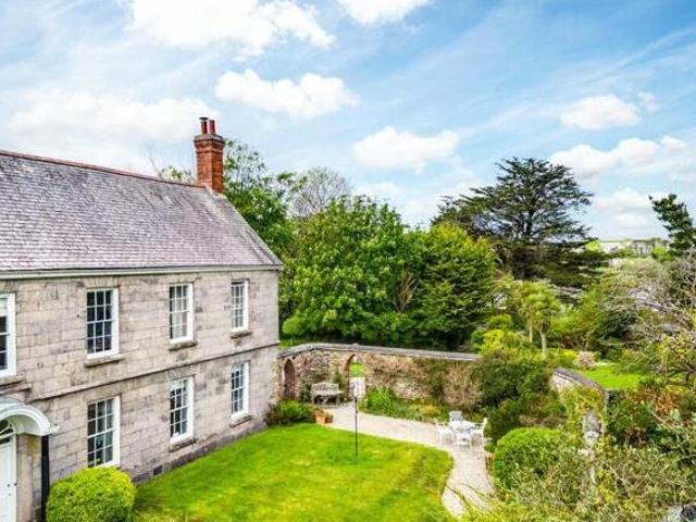 House for sale in Hayle, Cornwall