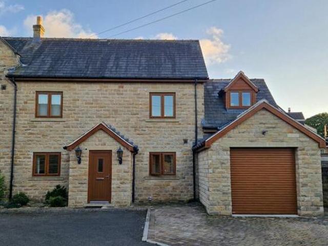 House for sale in Huddersfield, West Yorkshire