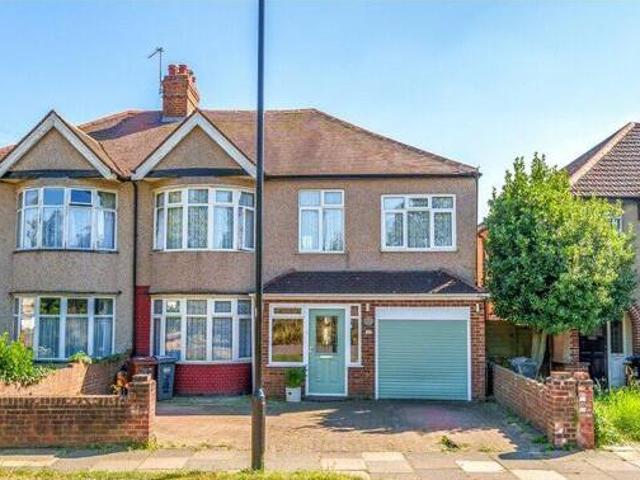 House for sale in Isleworth, Greater London