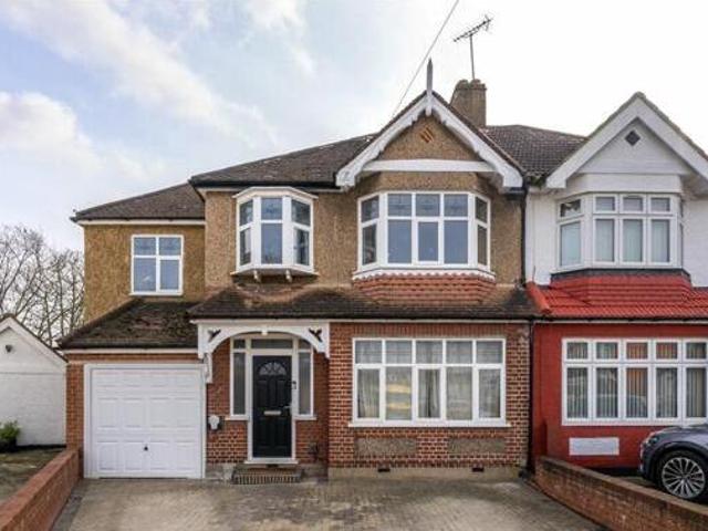 House for sale in Isleworth, Greater London