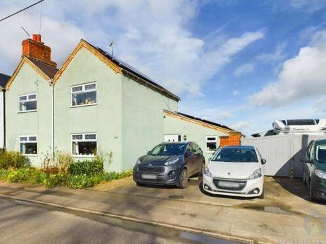 House for sale in Kettering, North Northamptonshire