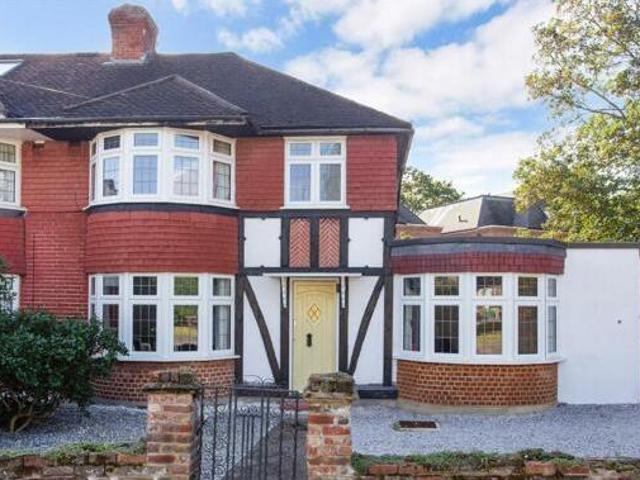 House for sale in Kingston Upon Thames, Greater London