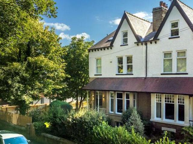 House for sale in Oakwood, West Yorkshire