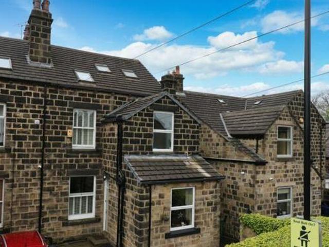 House for sale in Farsley, West Yorkshire