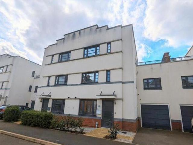 House for sale in Northampton, Northamptonshire