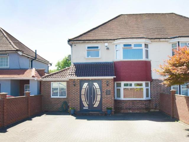 Semi Detached House for sale in Slough