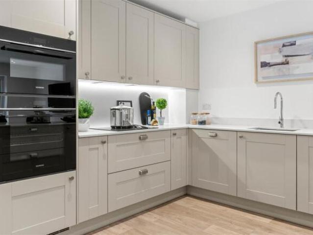 Farm for sale in Allt-yr-yn, Wales