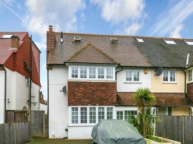 House for sale in Deepcut, Surrey
