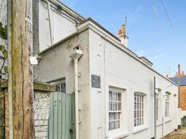 House for sale in Oakfield, Ryde