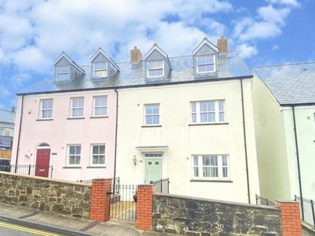 House for sale in Saundersfoot, Wales