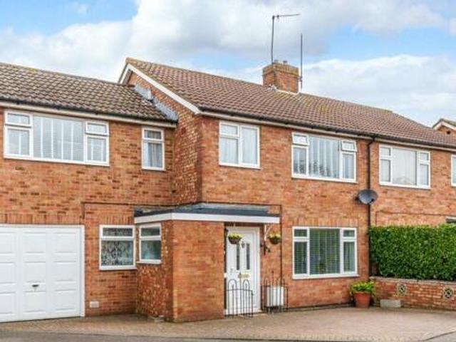 House for sale in Lower Halliford, Surrey