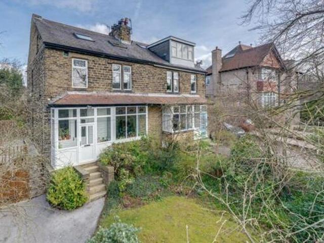 House for sale in Baildon, West Yorkshire