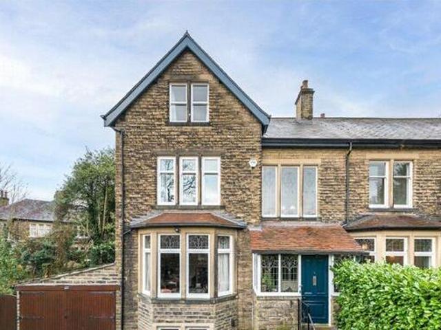 House for sale in Cottingley, West Yorkshire