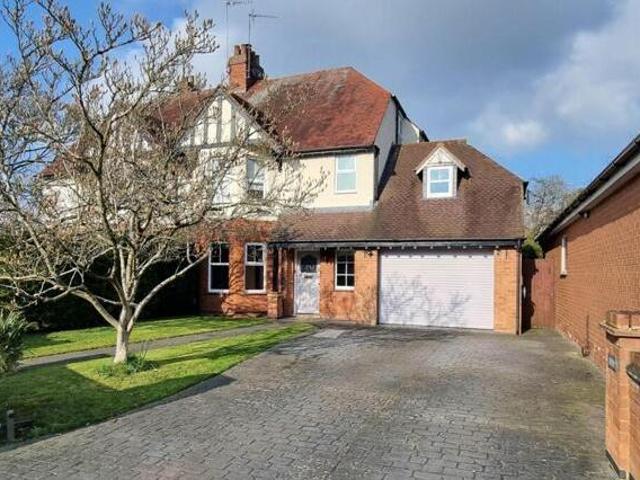 House for sale in Northampton, Northamptonshire