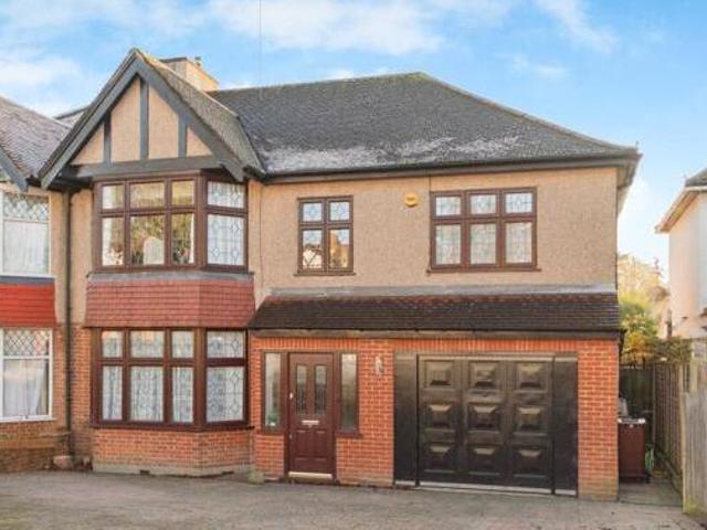 House for sale in Little Stanmore, Greater London