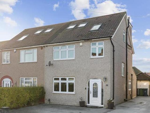House for sale in Little Stanmore, Greater London