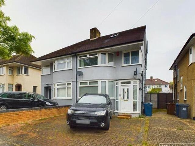 House for sale in Little Stanmore, Greater London