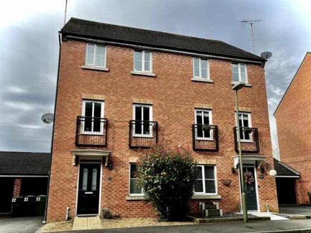 House for sale in Stourbridge, West Midlands