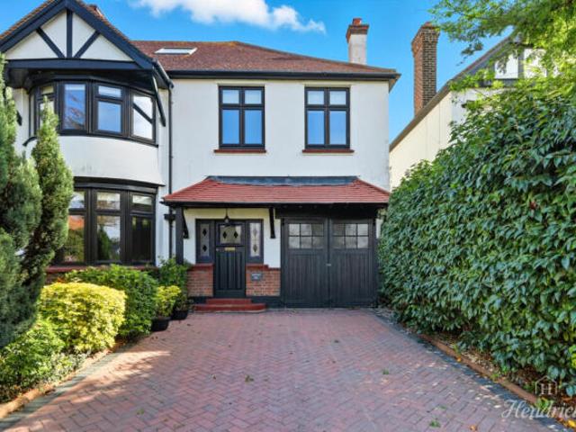 Farm for sale in Alton Barnes