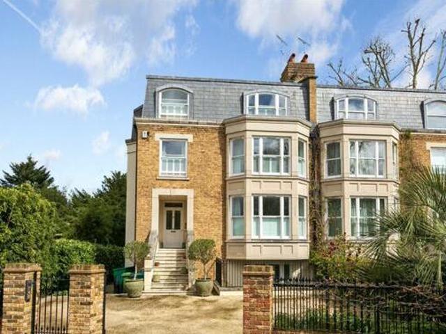 House for sale in Twickenham, Greater London
